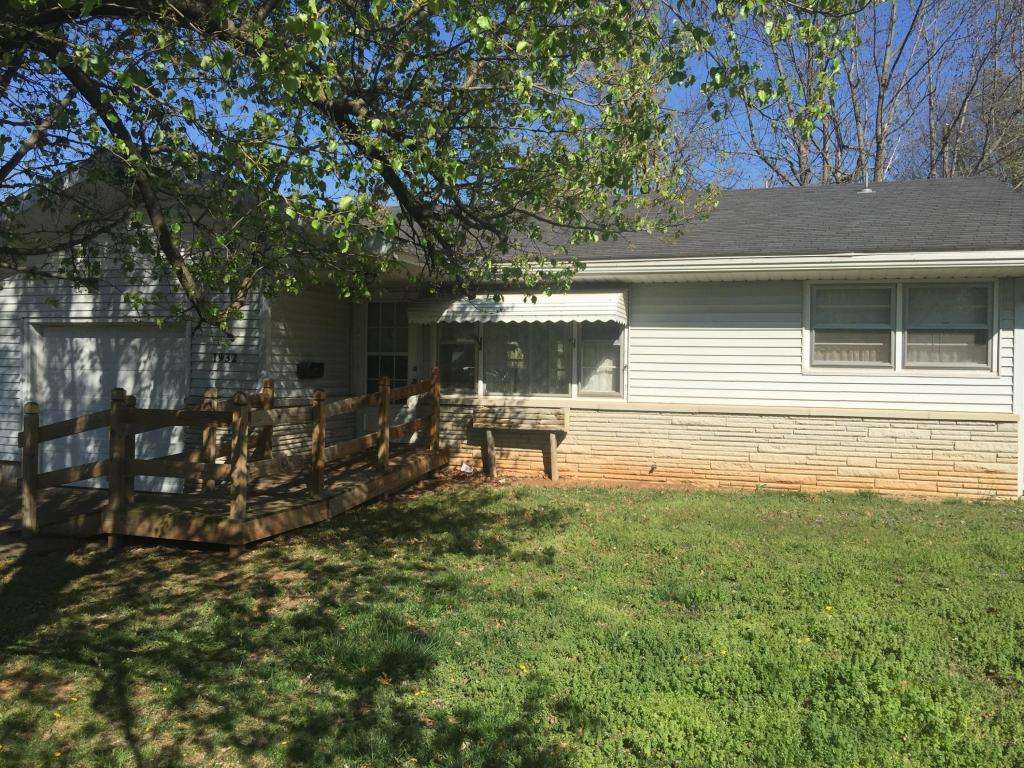 1932 S Weaver Ave, Springfield, MO 65807 photo 1