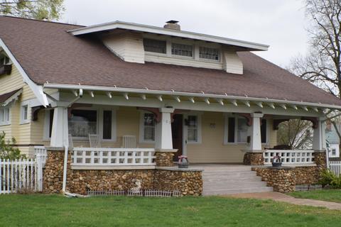 105 E Freeman St, Bolivar, MO 65613 photo 1