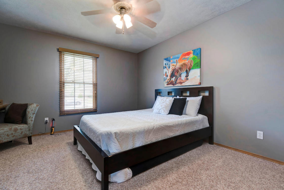 454 S Yellowwood Dr, Springfield, MO 65809 photo 21
