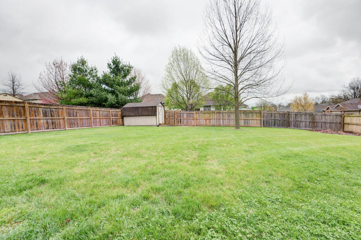 454 S Yellowwood Dr, Springfield, MO 65809 photo 32