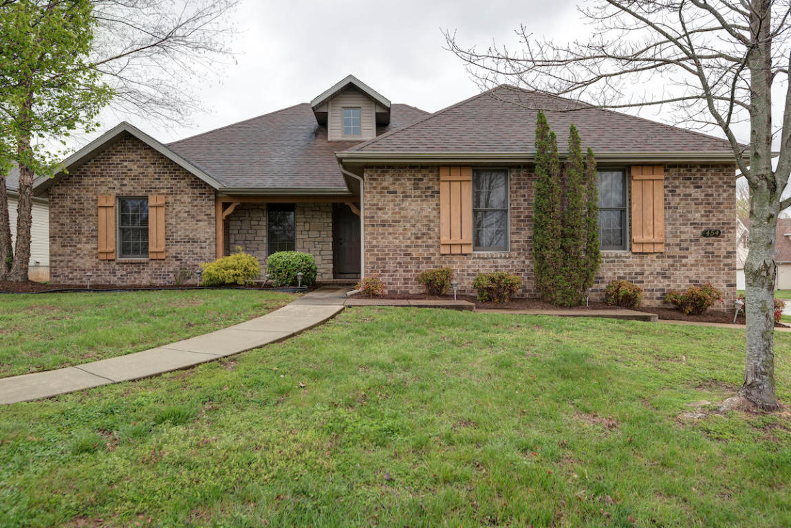 454 S Yellowwood Dr, Springfield, MO 65809 photo 2