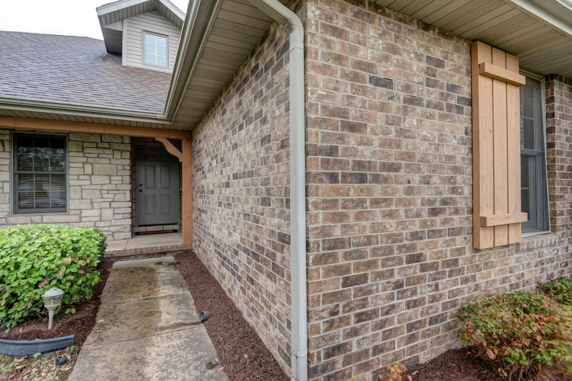 454 S Yellowwood Dr, Springfield, MO 65809 photo 5
