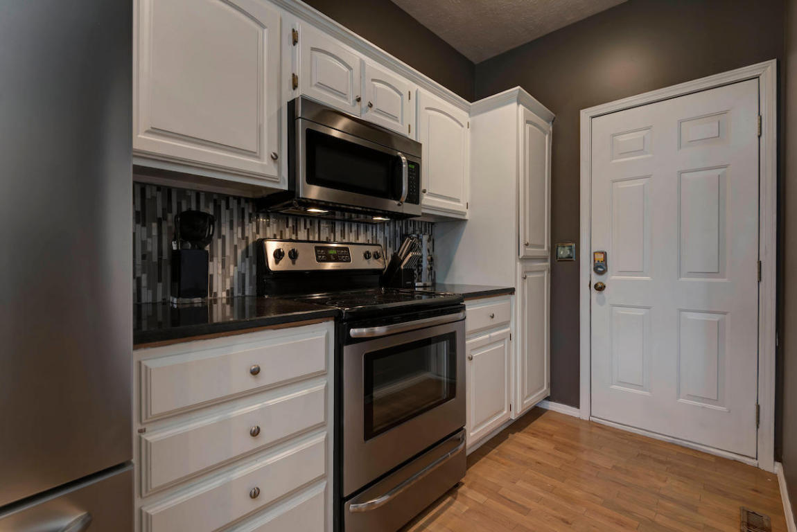 454 S Yellowwood Dr, Springfield, MO 65809 photo 12