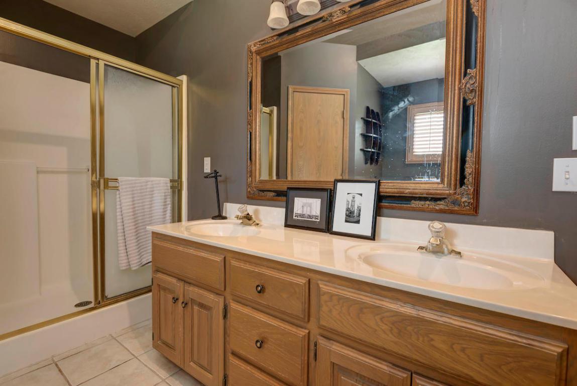 454 S Yellowwood Dr, Springfield, MO 65809 photo 19