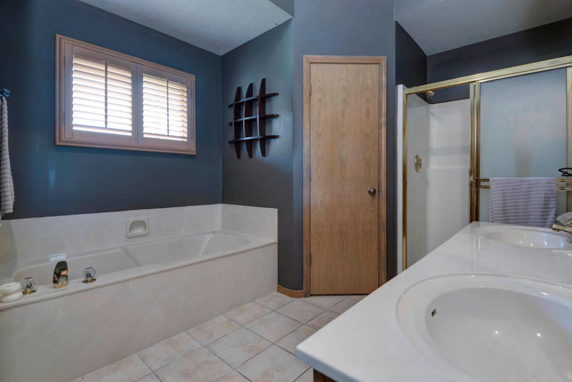 454 S Yellowwood Dr, Springfield, MO 65809 photo 18