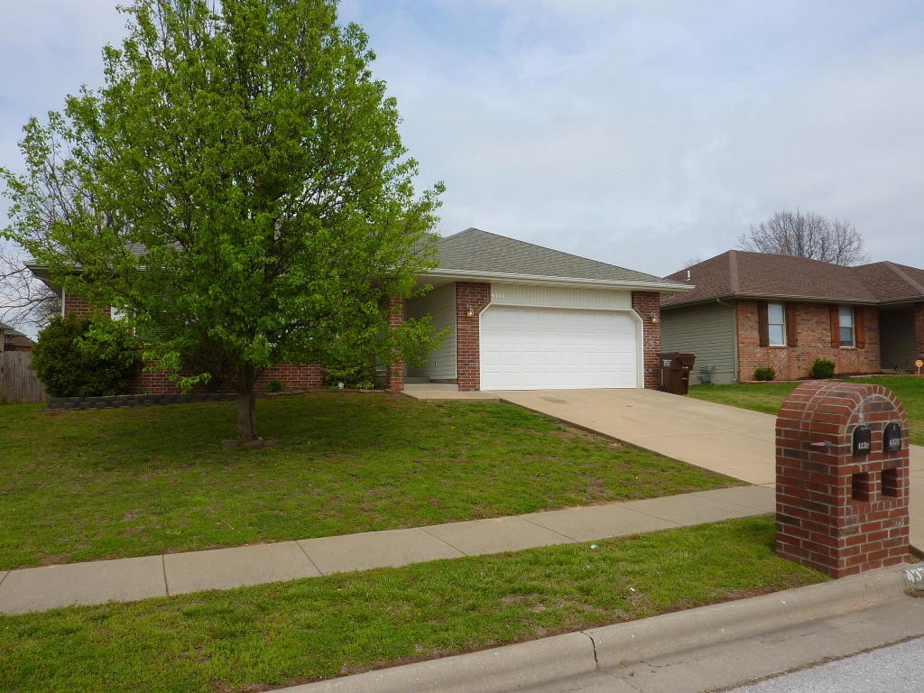 4371 W Madison St, Springfield, MO 65802 photo 1