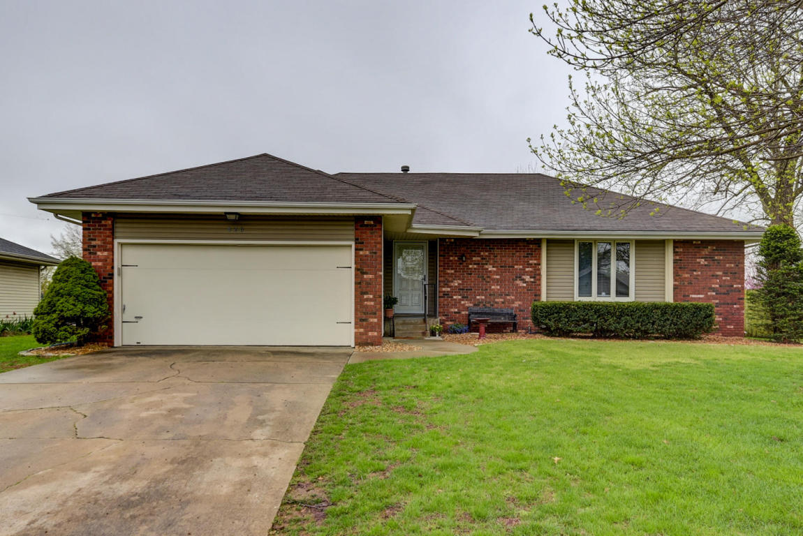 820 E Redwood St, Springfield, MO 65807 photo 1