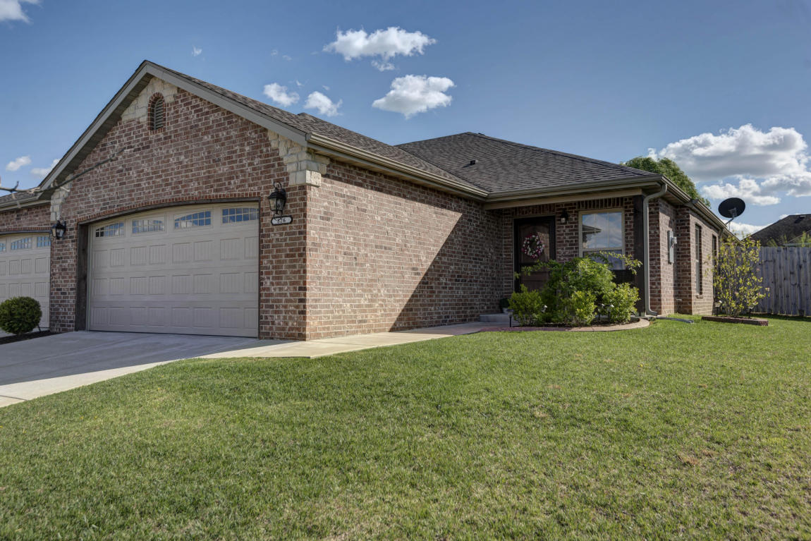 826 E Crystal Ave, Nixa, MO 65714 photo 1