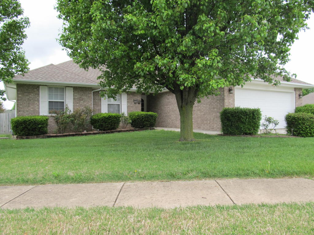 145 S Cedar Heights Dr, Nixa, MO 65714 photo 1