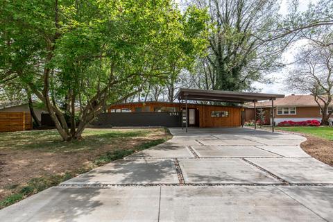 2702 E Alameda St, Springfield, MO 65804 photo 1