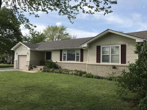 103 W Carpenter St, Clever, MO 65631 photo 1