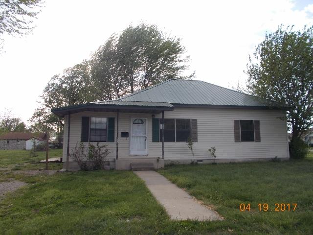 402 W High St, Aurora, MO 65605 photo 1