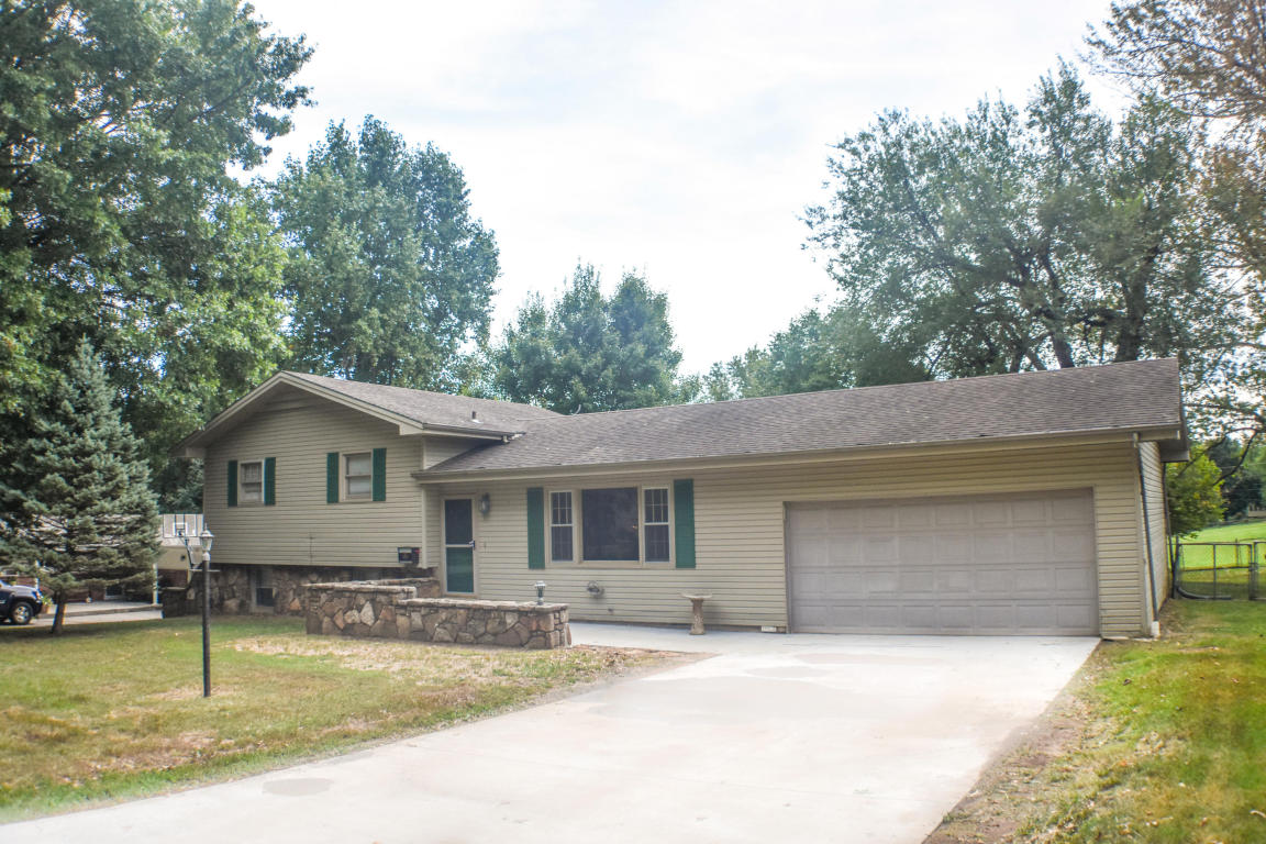 2176 E Barataria St, Springfield, MO 65804 photo 1