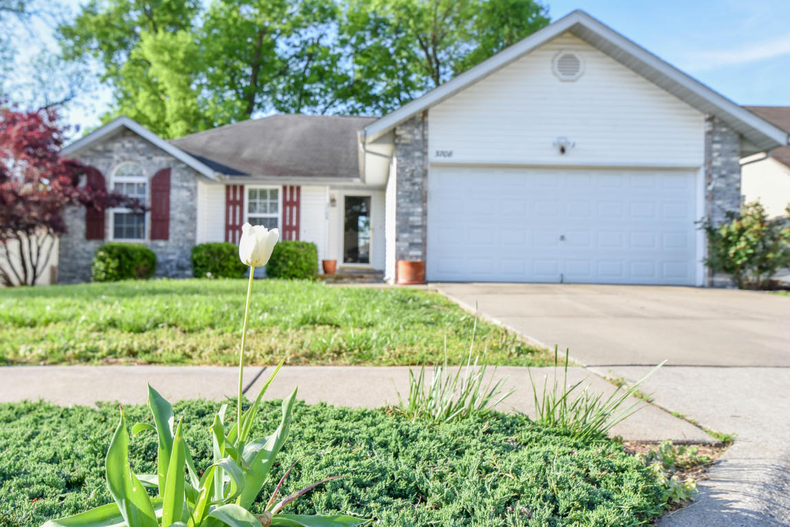 3708 W Kay Pointe Blvd, Springfield, MO 65802 photo 1