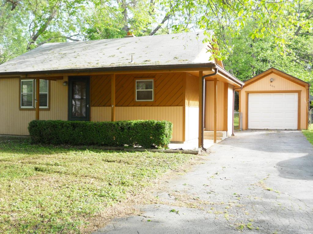 805 W Minota St, Springfield, MO 65807 photo 1