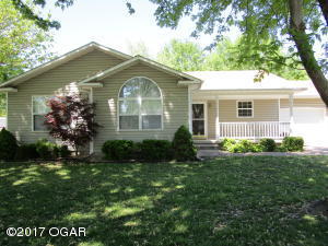 1013 E College Ave, Carthage, MO 64836 photo 1