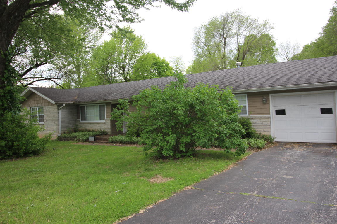 2105 S Manley Dr, Springfield, MO 65807 photo 1
