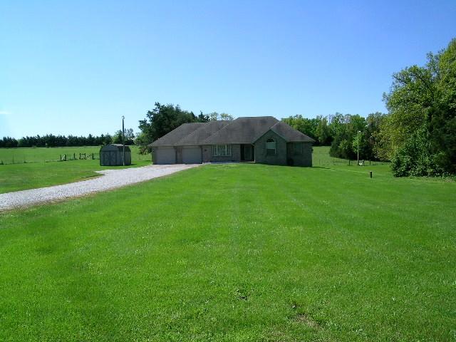 153 Pilot Dr, Marshfield, MO 65706 photo 1