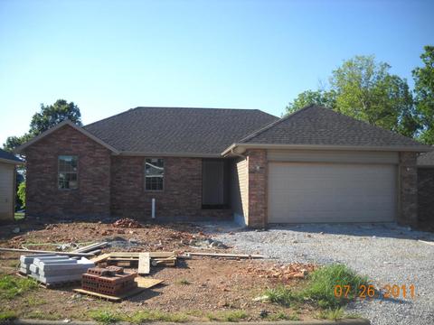 4609 W Brownstone, Springfield, MO 65807 photo 1