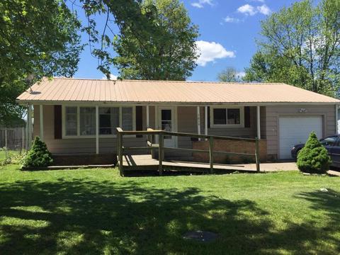 1019 S Park Ave, Aurora, MO 65605 photo 1