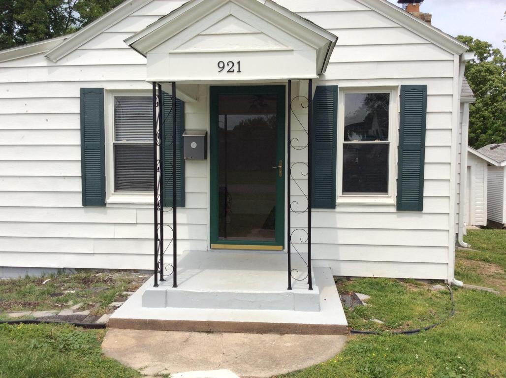 921 W Della St, Springfield, MO 65803 photo 1