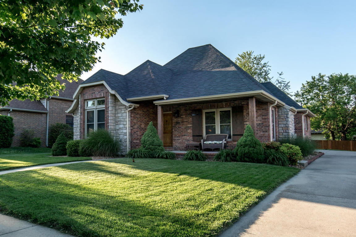 2223 W Winchester St, Springfield, MO 65807 photo 1