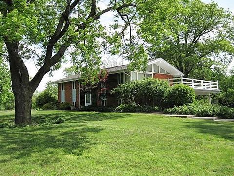 930 Mcphail Ave, Aurora, MO 65605 photo 1