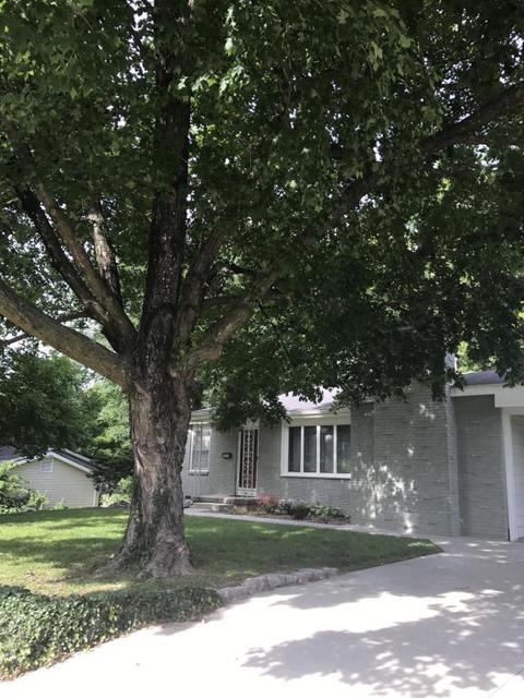 3176 S Parkview Ave, Springfield, MO 65804 photo 1