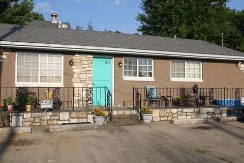 104 S 2nd Ave, Ozark, MO 65721 photo 1