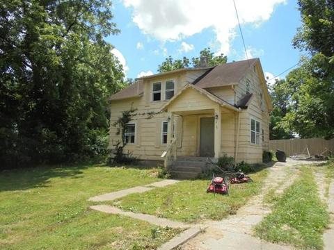 413 E Cherry St, Mount Vernon, MO 65712 photo 1