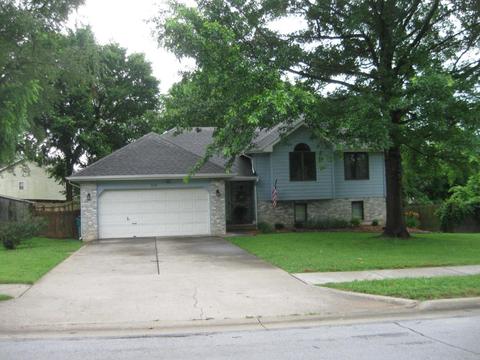 3132 S Meadowlark Ave, Springfield, MO 65807 photo 1