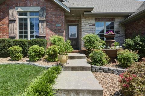 3777 E Chattanooga Dr, Springfield, MO 65809 photo 1