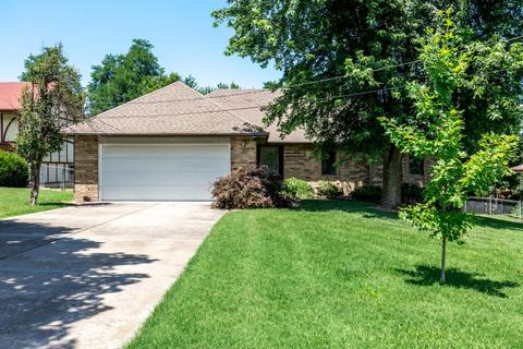 2115 E Camorene St, Springfield, MO 65803 photo 1