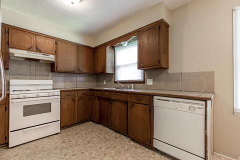 3205 W Latoka St, Springfield, MO 65807 photo 7