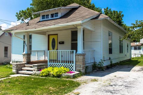 805 Cedar St, Carthage, MO 64836 photo 1
