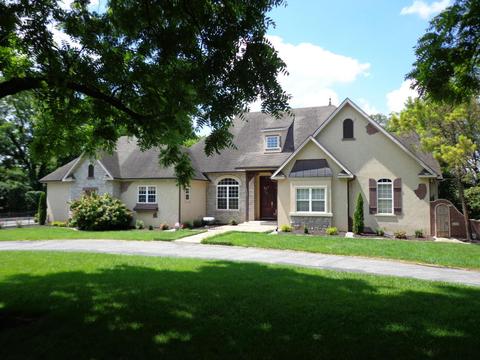 5822 E Spring Dr, Springfield, MO 65809 photo 1