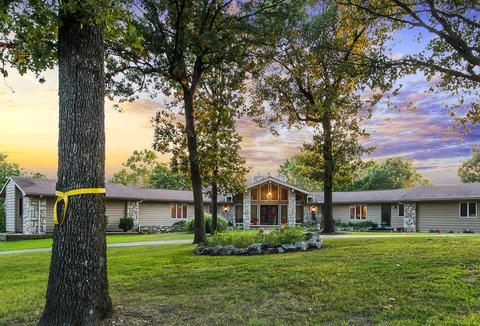 110 Sunset Dr, Carl Junction, MO 64834 photo 1