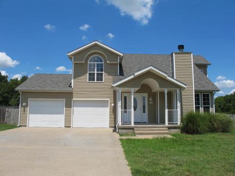 321 Bobwhite Dr, Webb City, MO 64870 photo 1
