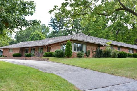 2466 S Edgewater Dr, Springfield, MO 65804 photo 1