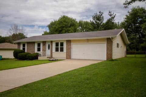 3218 S Danbury Ave, Springfield, MO 65807 photo 1