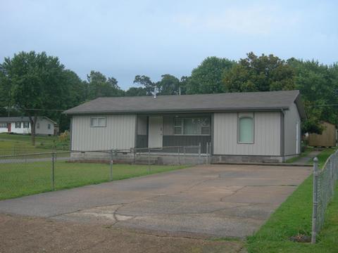 112 W Garner, Goodman, MO 64843 photo 1