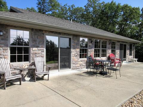 195 Highpoint Cir, Branson, MO 65616 photo 1