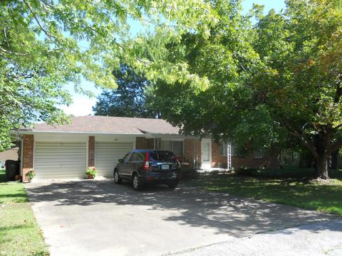 805 E Hadley St, Aurora, MO 65605 photo 1
