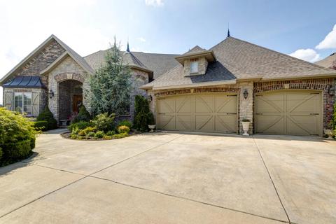 825 N Thornapple Ln, Springfield, MO 65802 photo 1