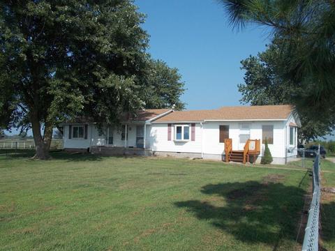 2040 State Highway 39, Aurora, MO 65605 photo 1