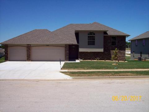 1913 W Springdale St, Springfield, MO 65803 photo 1