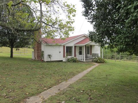 400 S Oak Ave, Mansfield, MO 65704 photo 1