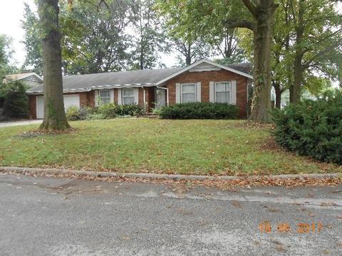 2108 E Meadow Dr, Springfield, MO 65804 photo 1