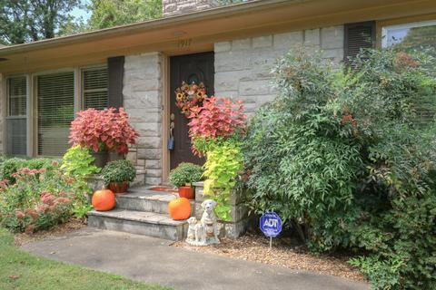1917 S Virginia Ave, Springfield, MO 65807 photo 1