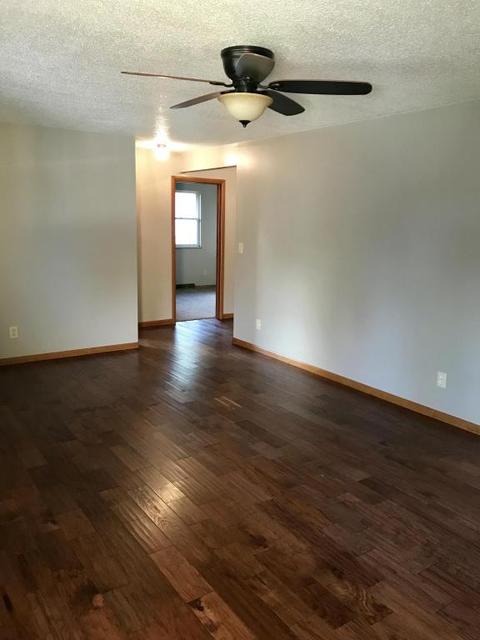 851 E Burford St, Marshfield, MO 65706 photo 2